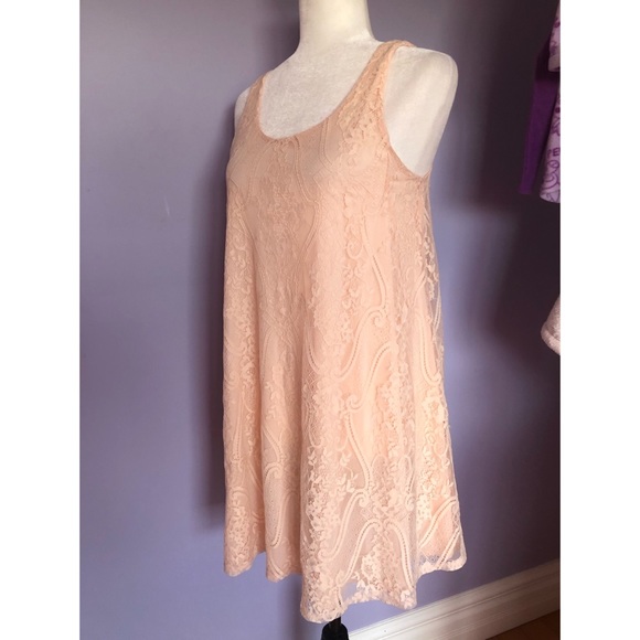 Soprano pink lined sleeveless lace dress - Picture 2 of 5